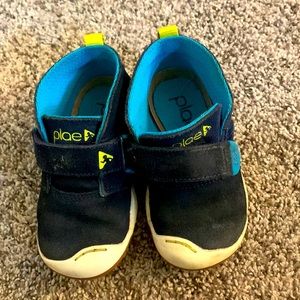 PLAE -Lou size 6 blue kid shoes